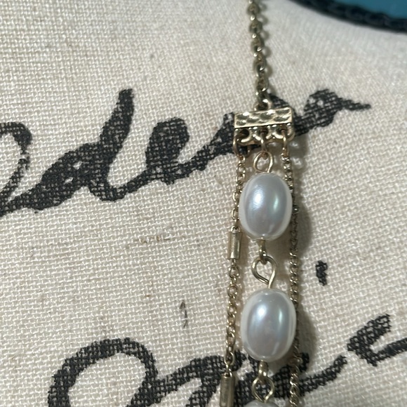 NWT’s- Canvas -Pearl & gold colored necklace-triple stranded, 1 strand of pearls - Picture 3 of 10